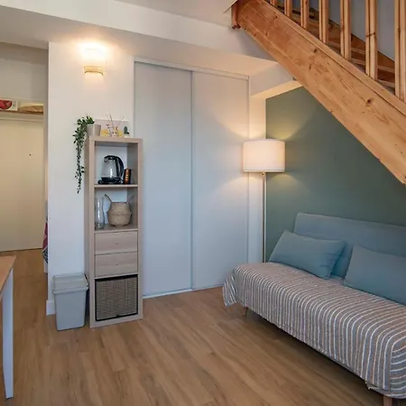 Nice Duplex With Terrace Near Gare Part Dieu 아파트